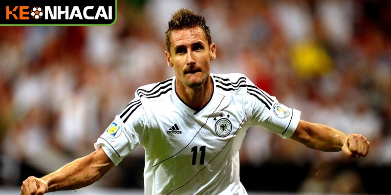 Nắm giữ kỷ lục Vua phá lưới World Cup giúp trở thành tượng đài bất tử