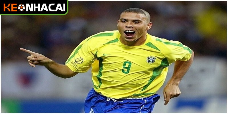Ronaldo "Béo" (Brazil) - "Người ngoài hành tinh" trên sân cỏ